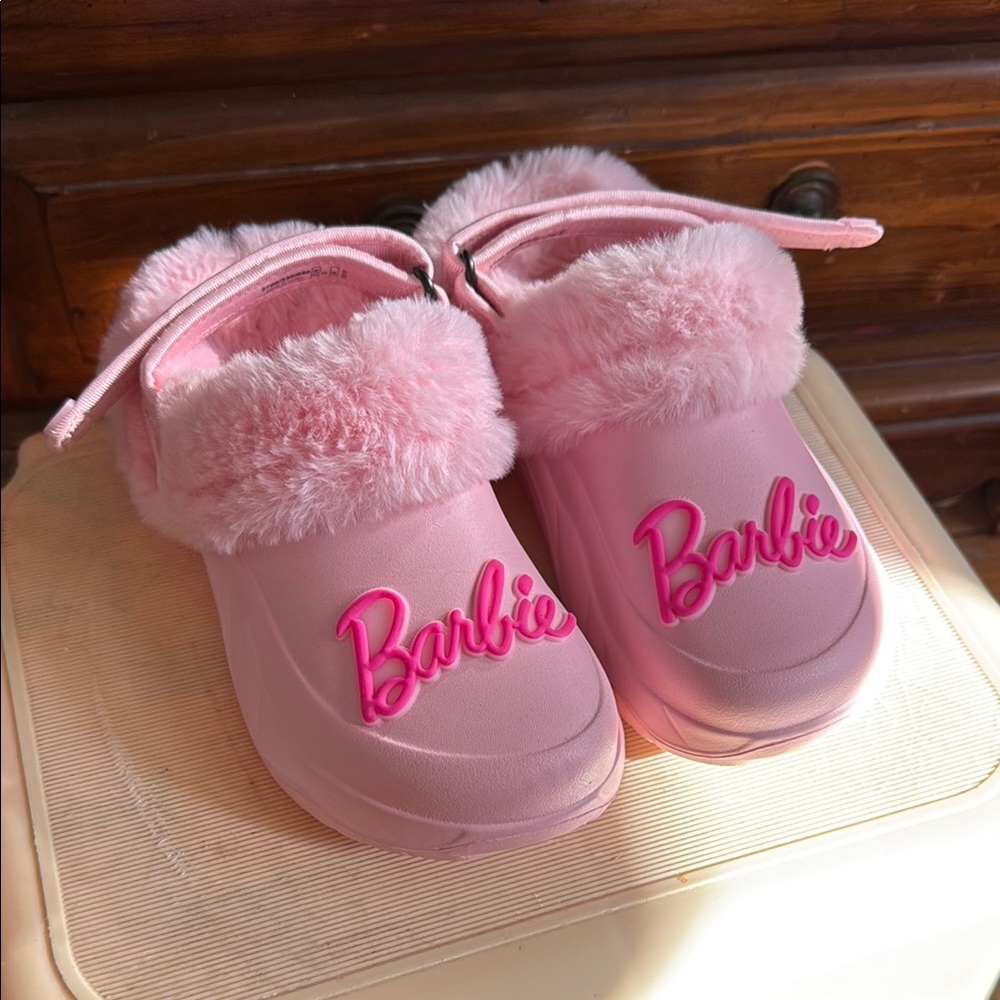 Zara Slippers in Shoes